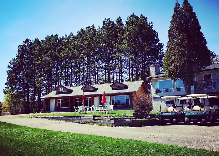 Barry\'S Bay Golf Resort