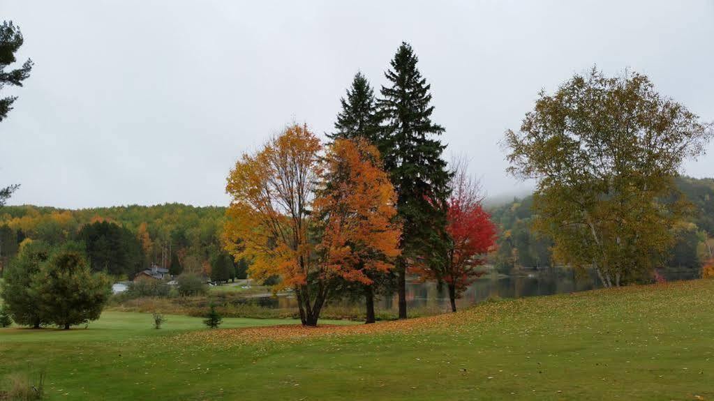 Barry's Bay Golf 2* Barrys Bay